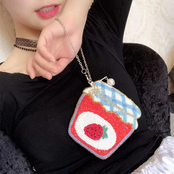 草莓女孩亮相滨海国际电影节