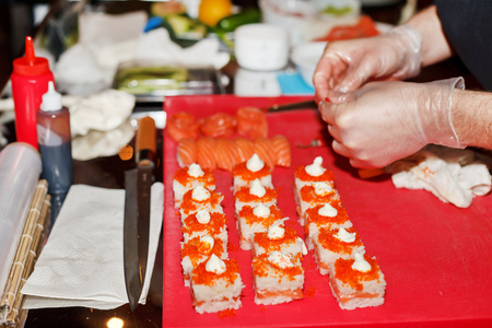 自己开一家寿司店！手机游戏寿司餐厅带你体验创业乐趣