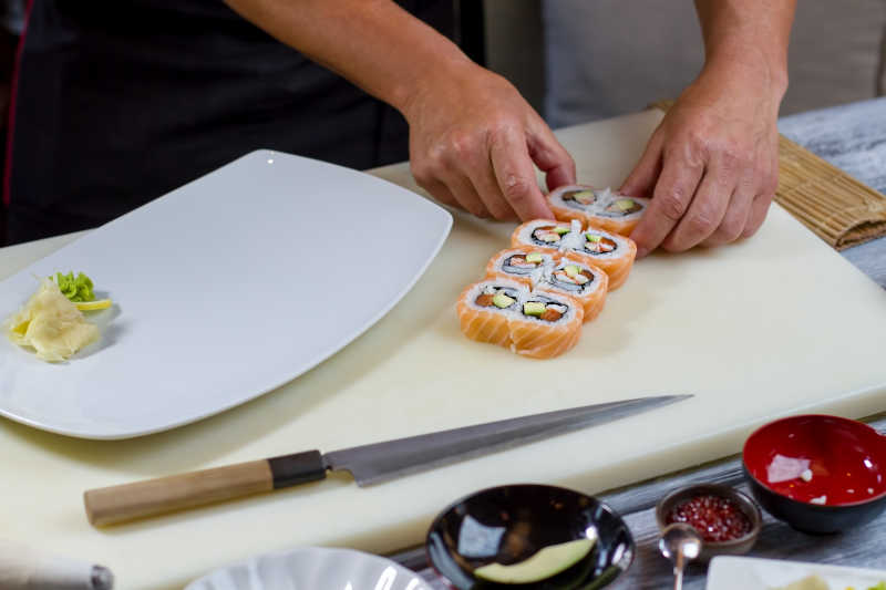 手机寿司游戏-手机上的寿司制作游戏，让你轻松体验制作美味寿司