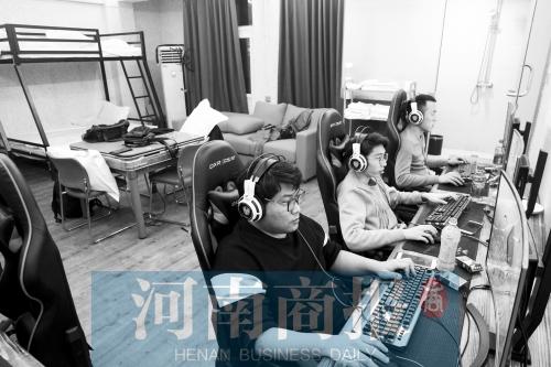 郑州哪里有卖游戏机的_郑州游戏吧_郑州玩手机游戏