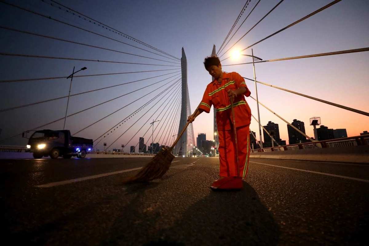 箱庭都市-城市小人物：街头艺人和环卫工人，他们的故事让城市更