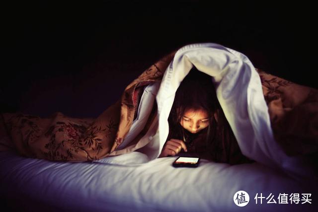 手机上玩手机游戏吗_手机玩游戏弹出来怎么办_手机在打游戏
