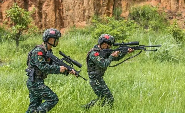 长枪角色游戏 手机_角色武器是长枪的手游下载_角色长枪手机游戏叫什么