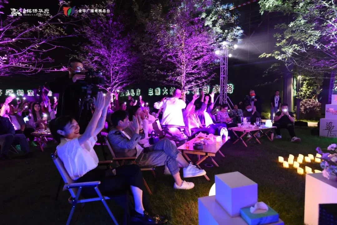 手机游戏壁纸绿色-手机游戏壁纸：绿意盎然，给眼睛做 SPA，