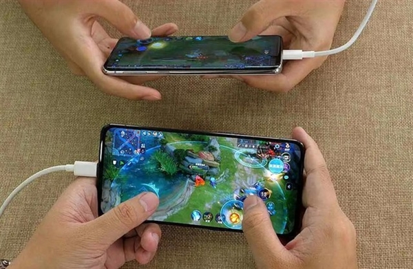 正常打游戏手机温度多高_温度正常打手机高游戏会坏吗_手机温度过高玩游戏就卡吗