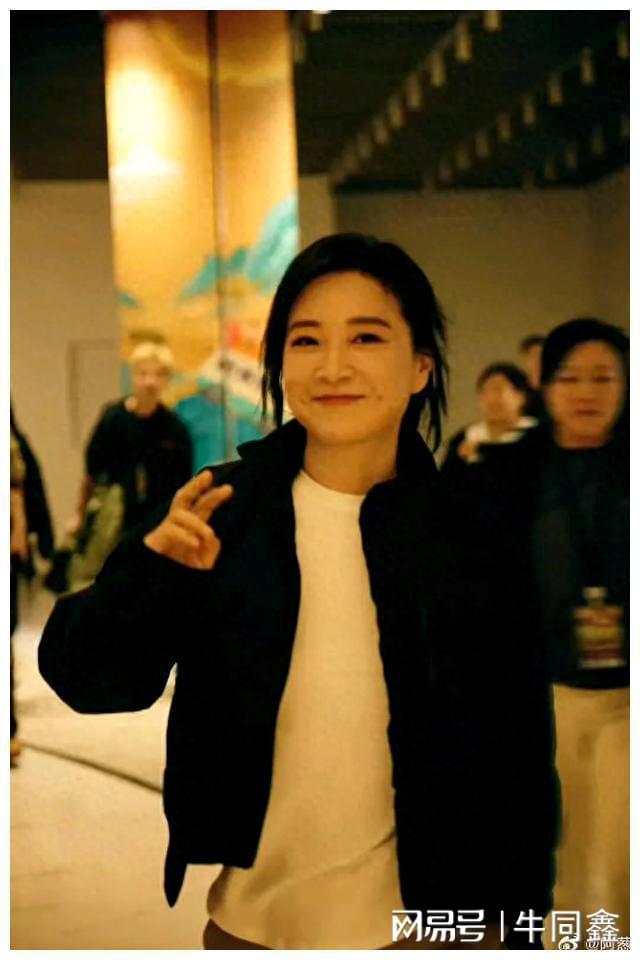 威肯_威肯和比伯哪个名气大_威肯歌手