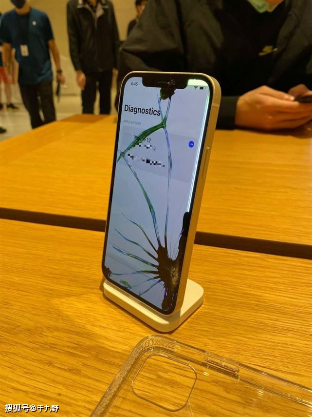 电脑游戏中自动切回桌面_手机玩游戏自动切回桌面_游戏自己切回桌面