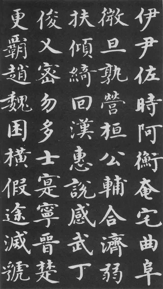 马卡洛夫：承载过去的名字，象征牺牲与坚守的符号